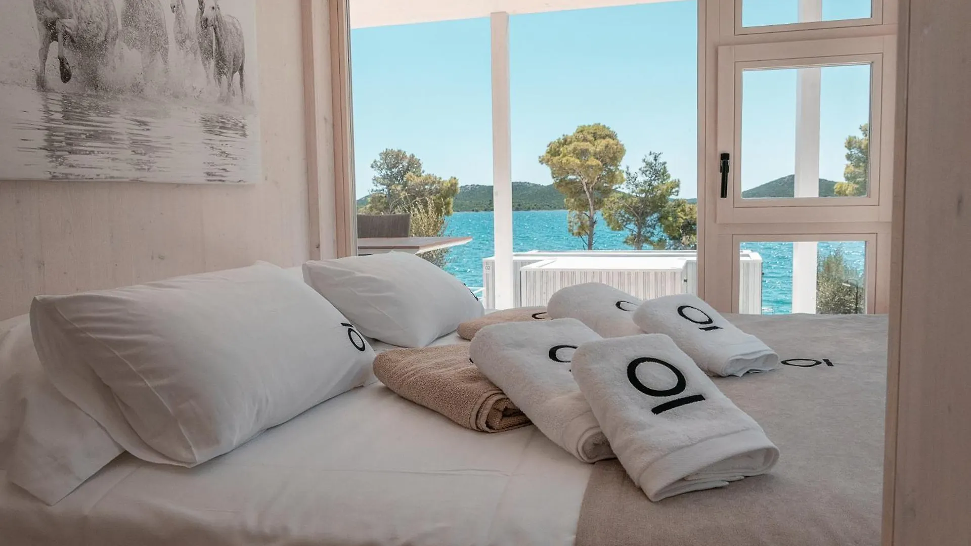 Oi Concept Village Buqez & Vita Drage